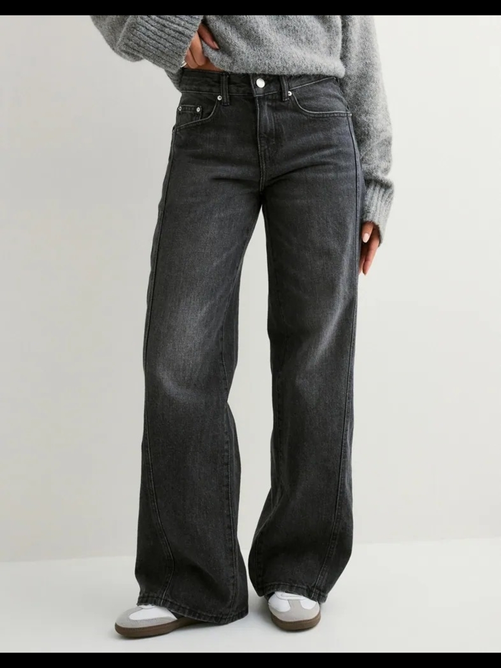 High-Rise Wide-Leg Jeans in Washed Black
